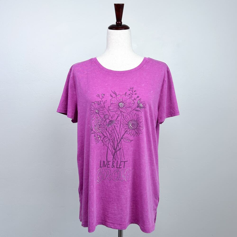 Maurices Rose Violet Pink Silver Foil Flower Short Sleeve Crewneck T-Shirt LARGE